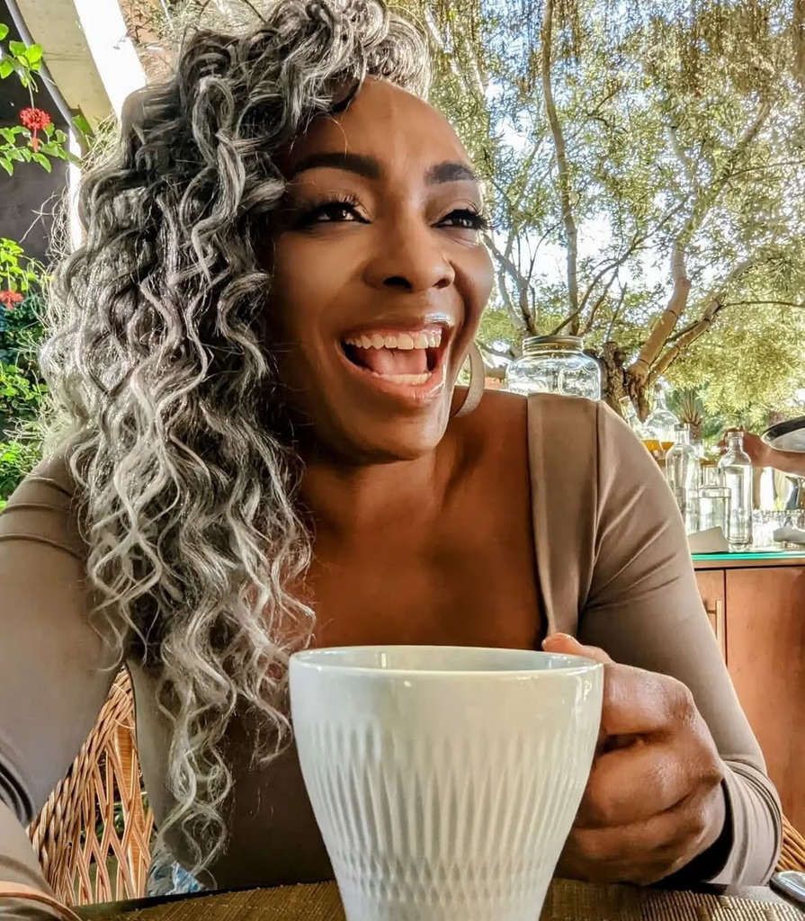 6e4z1LT8V4Zz6j0AU4y7YI0 (1)